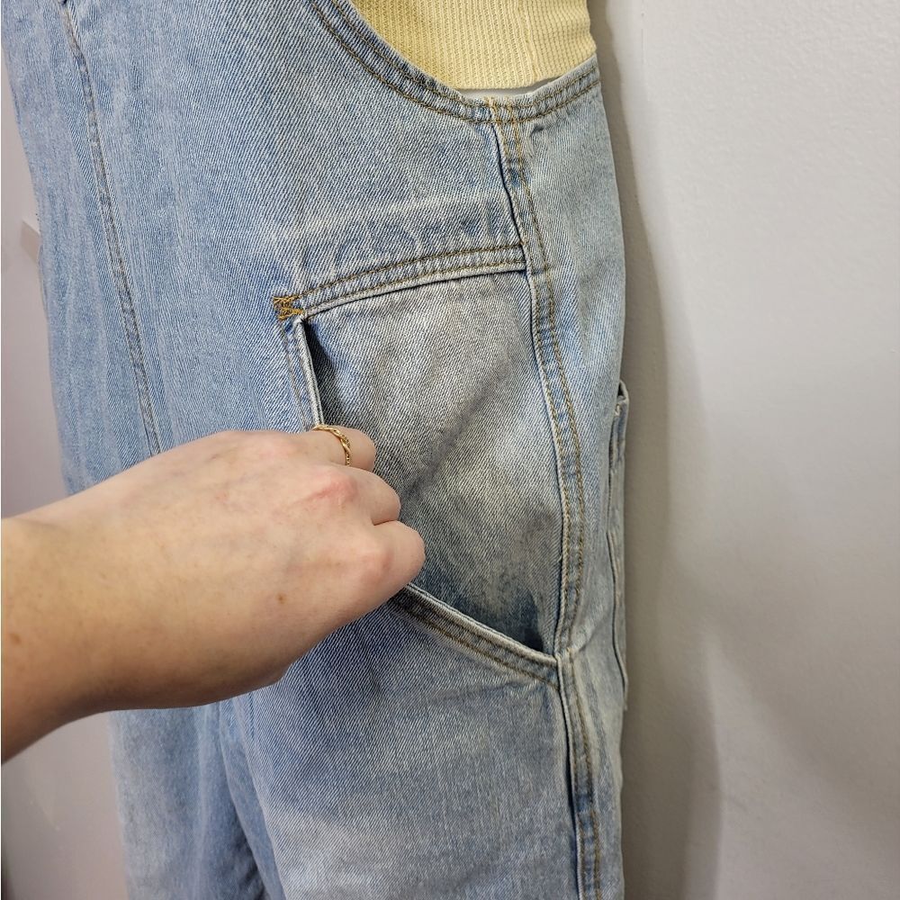 NEW Cider cropped light wash‎ wide leg overalls jeans M - Picture 4 of 10